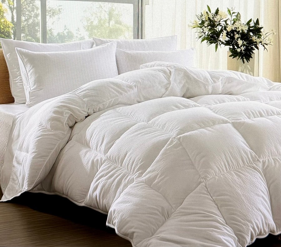 German Batiste Baffled Box Light Weight White Hungarian Goose Down Comforter (Level 2)